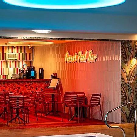 Hotel Forest Park &
